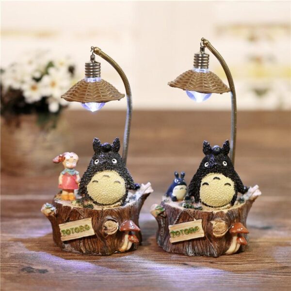 ĐÈN BÀN TOTORO NGỒI GỐC CÂY